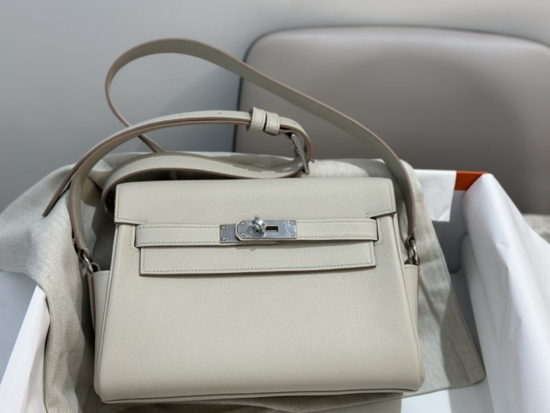 Hermes Kelly Messenger